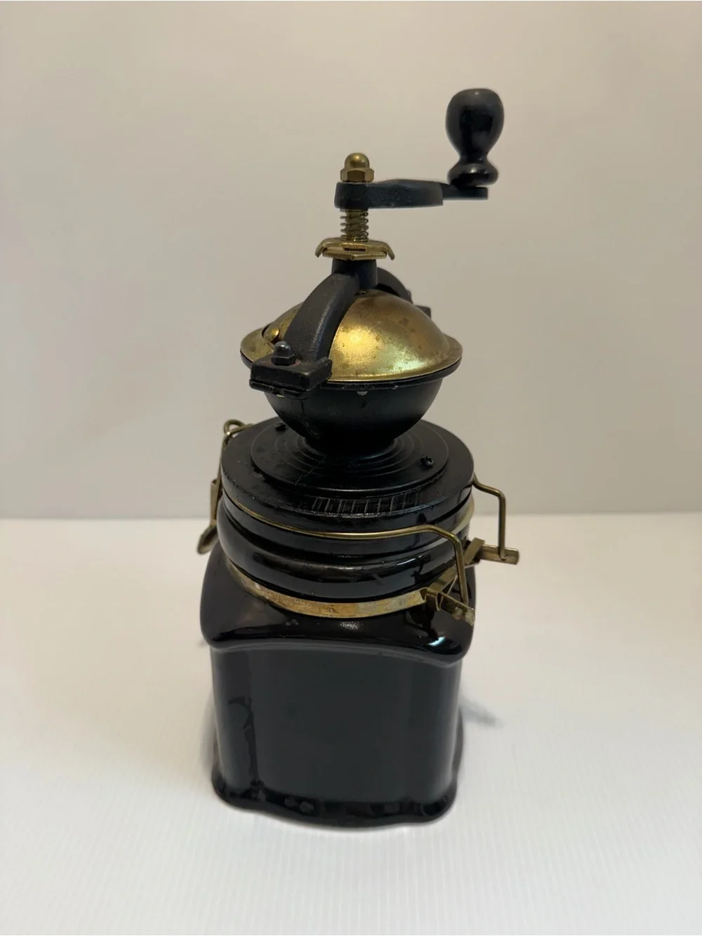 David Birch London Pottery Green Canister Coffee Grinder 9.5 in. 1980